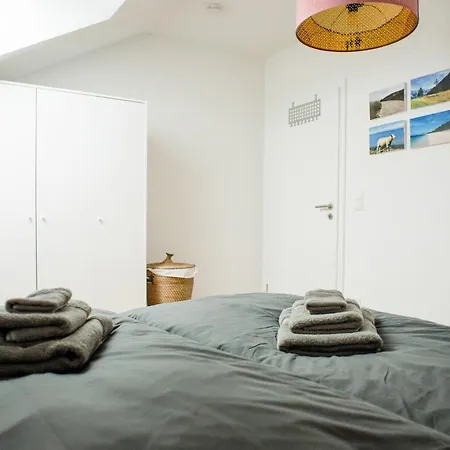 Quiet - 74qm - 2 Bedrooms - 3 Beds 公寓 *